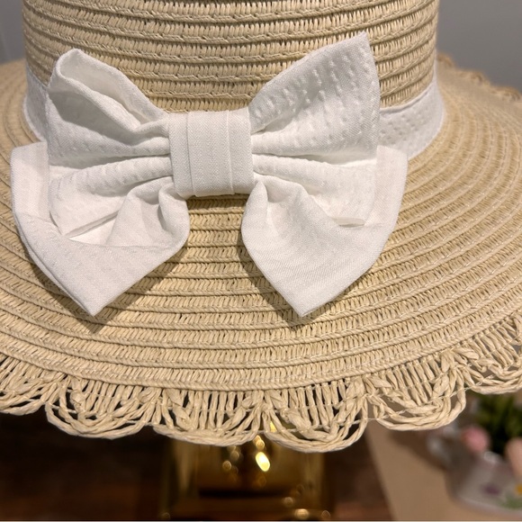 Girl’s Easter/Summer Straw Sun Scalloped Edge Hat with White Ribbon Bow - Picture 3 of 7